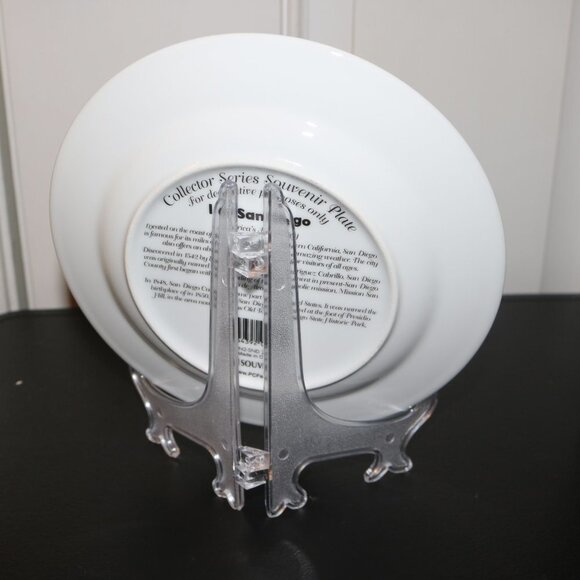 Decorative plate and mug set with plate holder in great shape - Picture 7 of 8